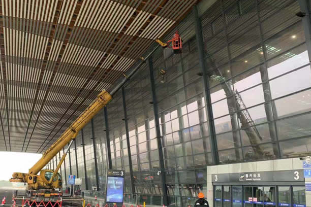 始兴玻璃幕墙维护和保养